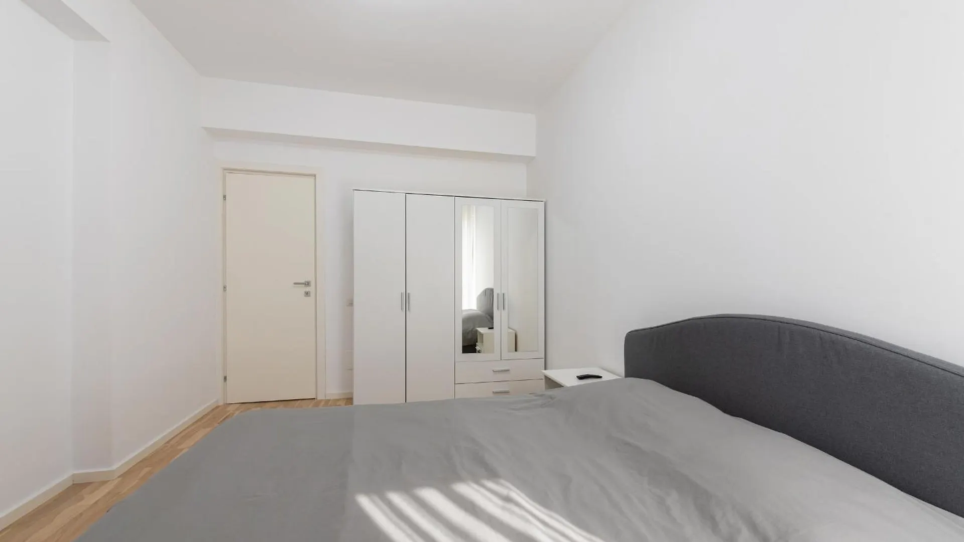 Ines - Modern 2Br Apartment With Garden Views Bucureşti