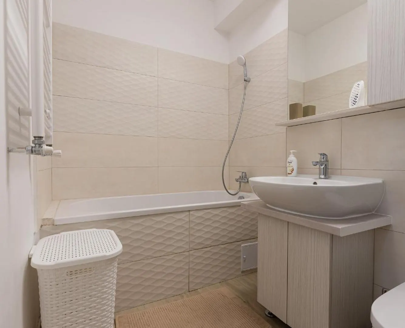 Ines - Modern 2Br Apartment With Garden Views Bucureşti