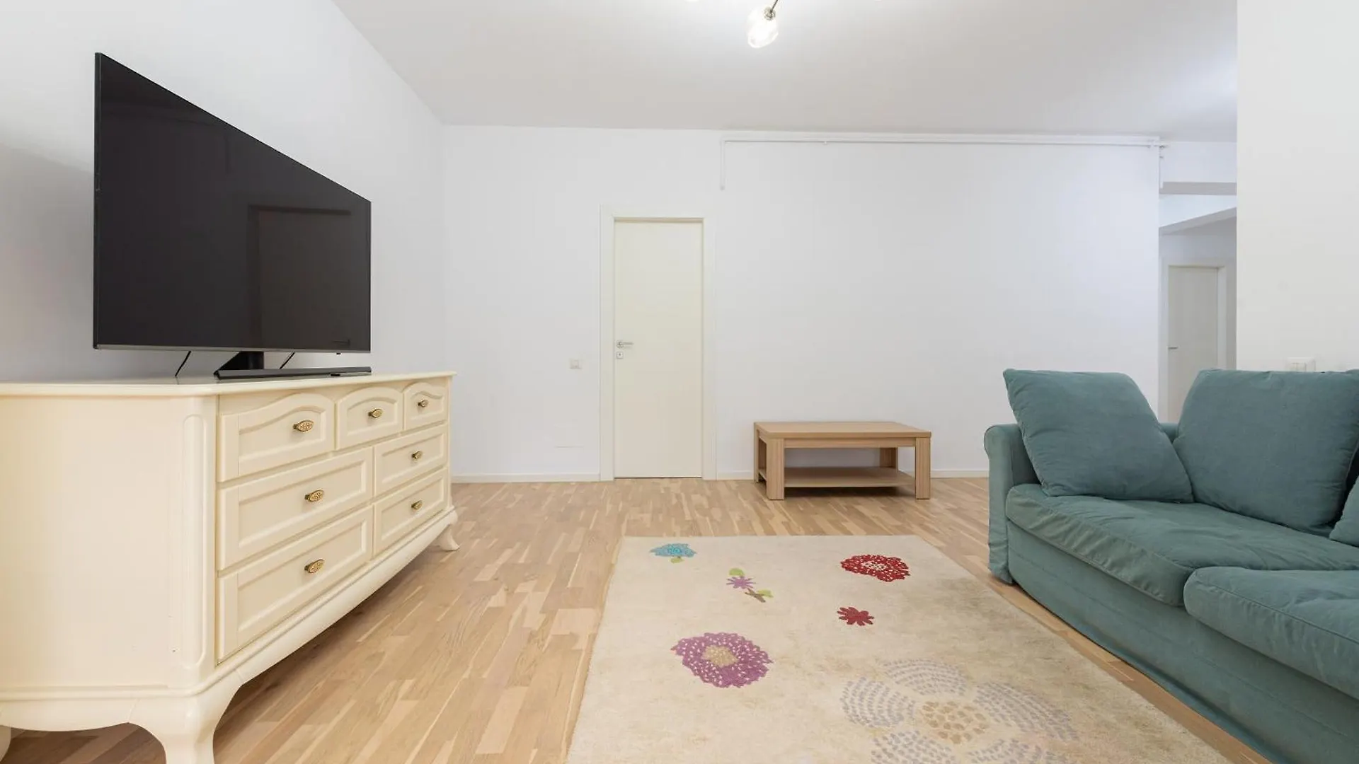 Ines - Modern 2Br Apartment With Garden Views Bukarest Rumänien
