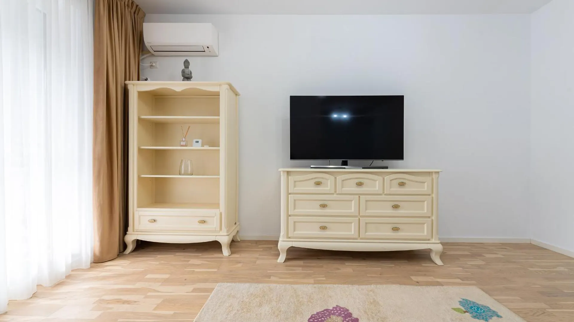 Ines - Modern 2Br Apartment With Garden Views Bukarest